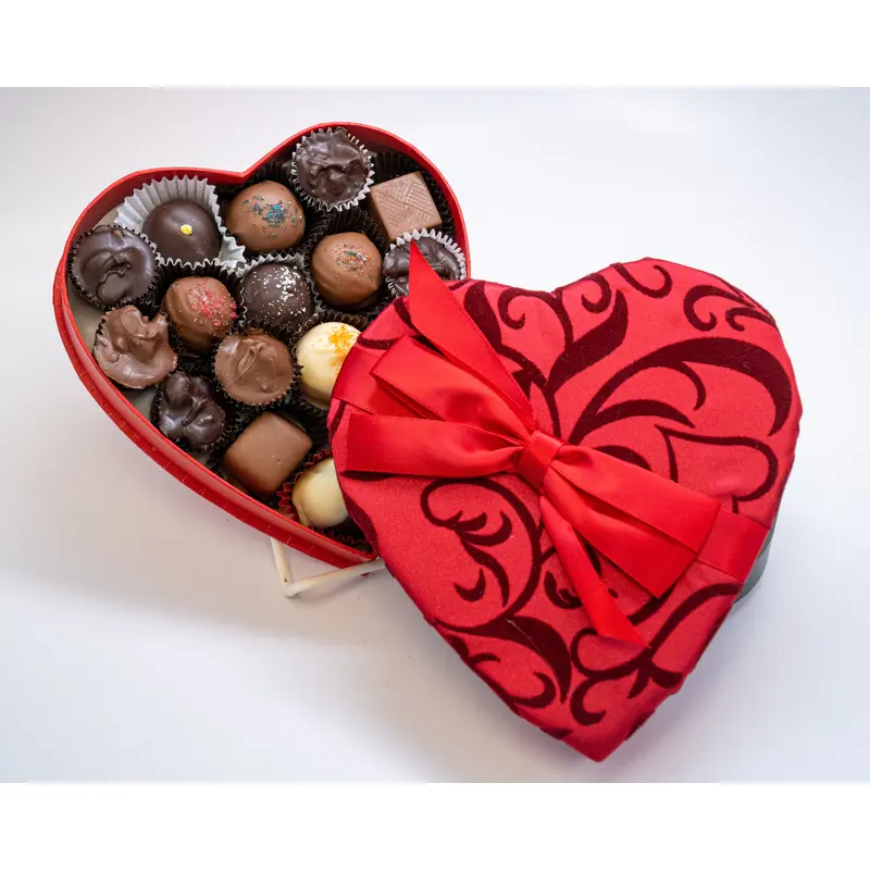 Heart box, red with ivy and bow, 8 ounces